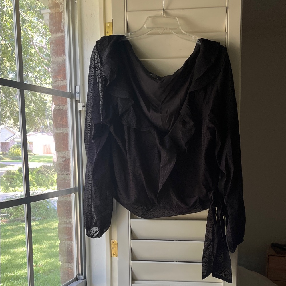 4/$25 SALE Express XL Black Ruffle Long Sleeve Cropped Wrap Blouse